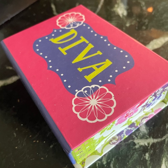 Diva Healing Crystal Box w/Necklace - Picture 5 of 8